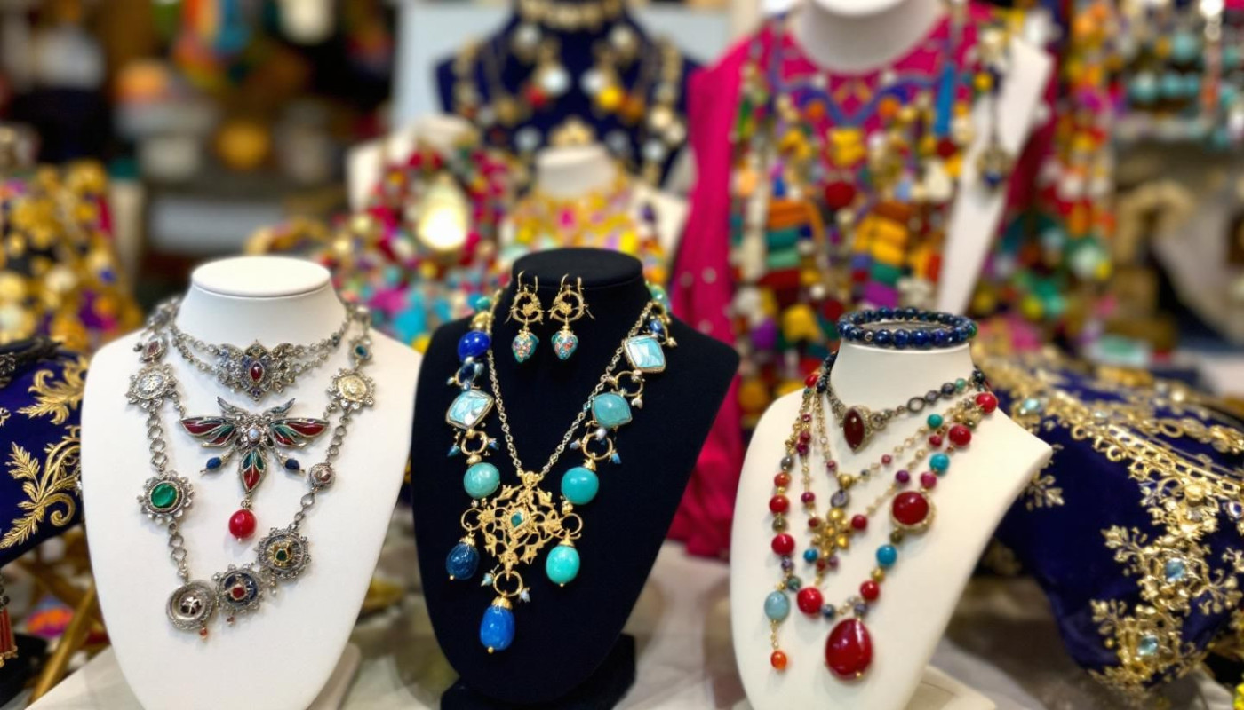 Bijoux de créateurs locaux pourquoi et comment soutenir la mode locale